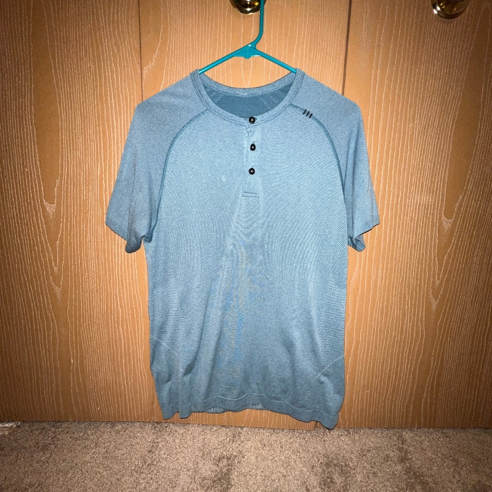 Lulu lemon short sleeve with top buttons